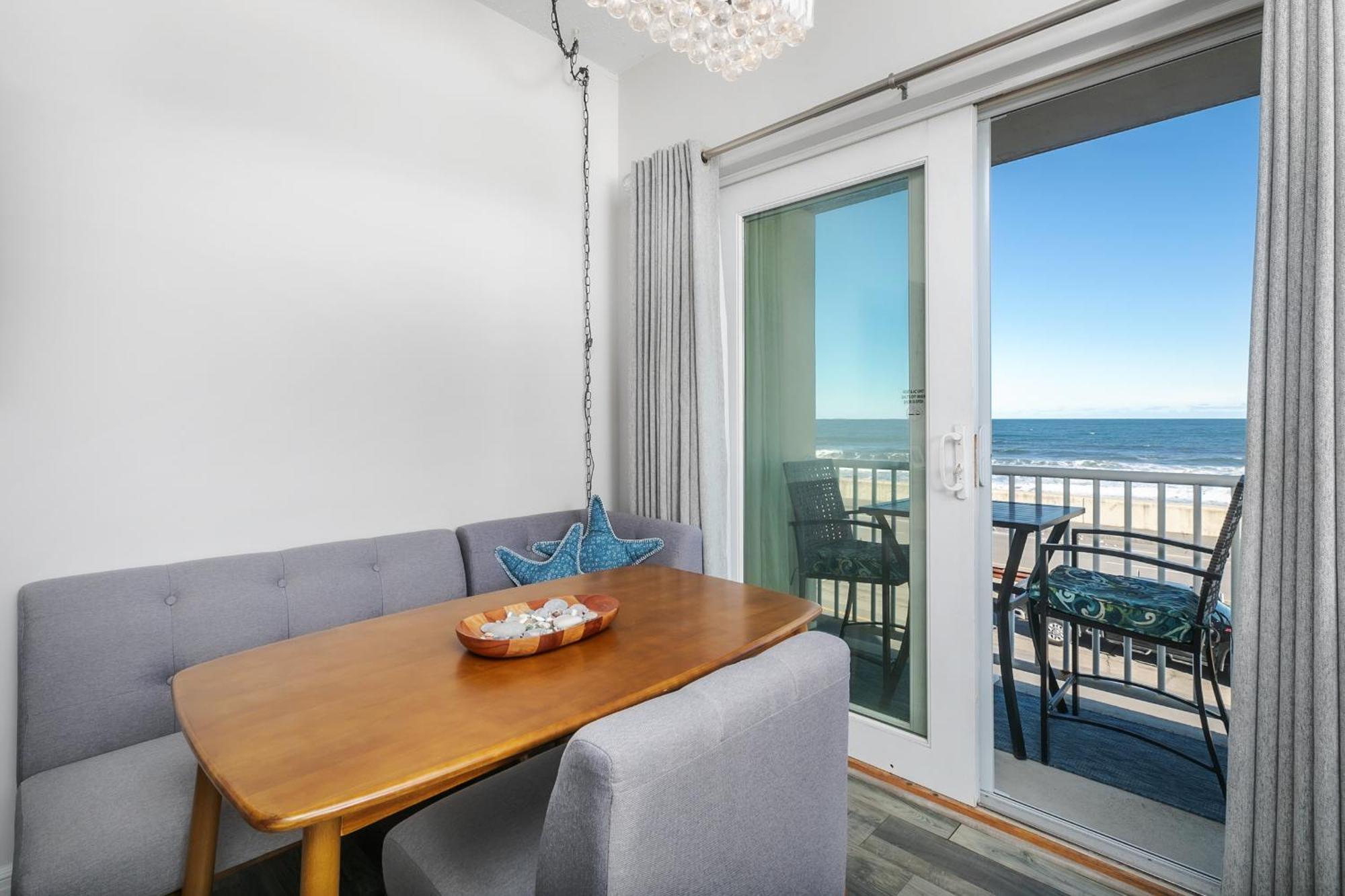 Direct Oceanfront Studio Suite! Хэмптон Экстерьер фото
