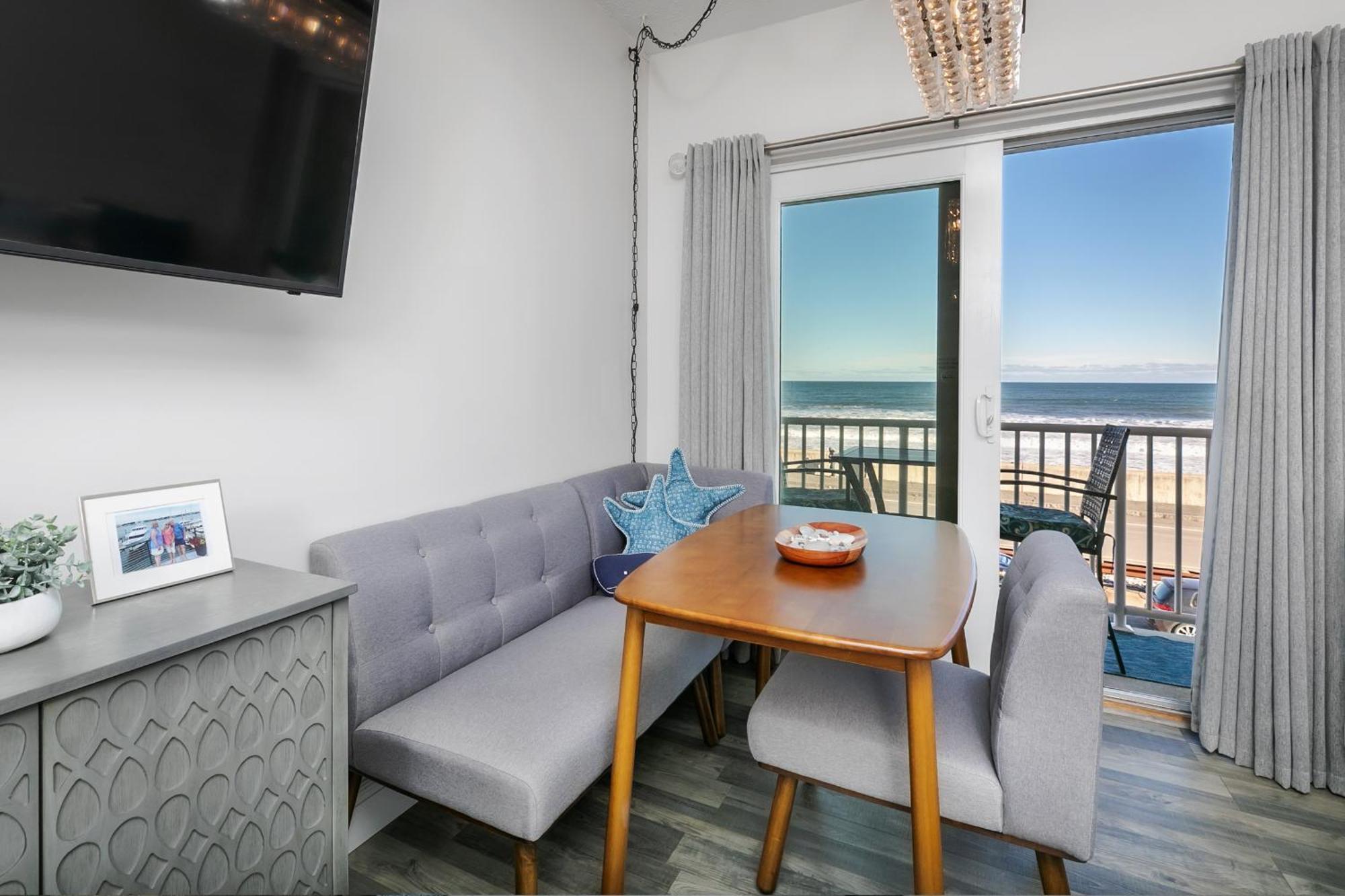 Direct Oceanfront Studio Suite! Хэмптон Экстерьер фото