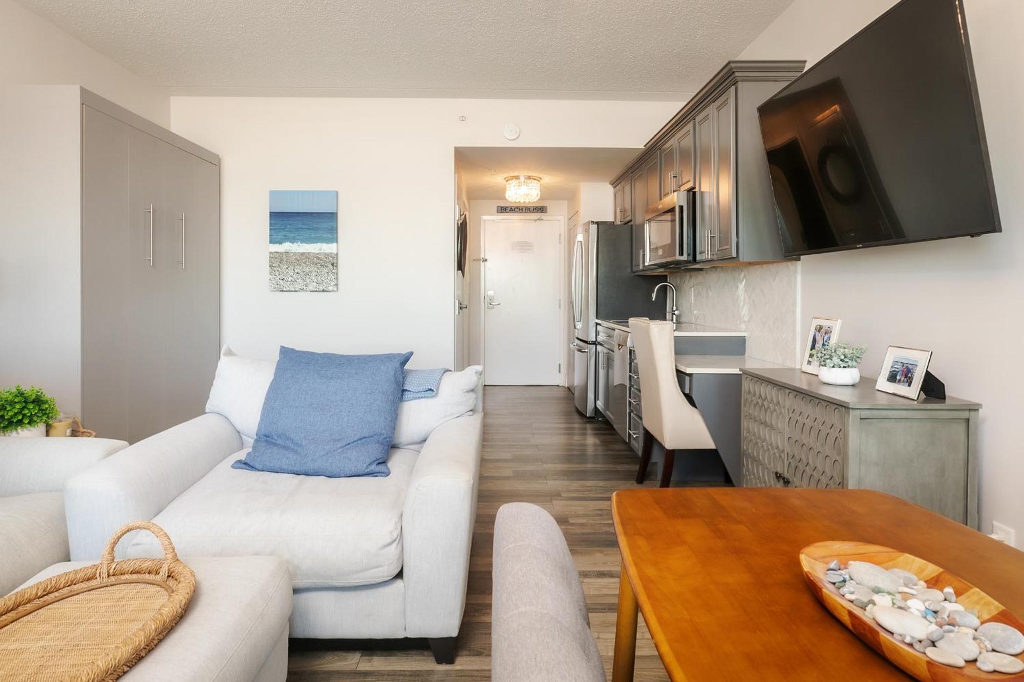 Direct Oceanfront Studio Suite! Хэмптон Экстерьер фото
